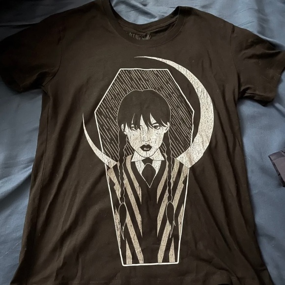 The Addams Family Netflix Wednesday T-Shirt Size NWOT - Picture 1 of 3